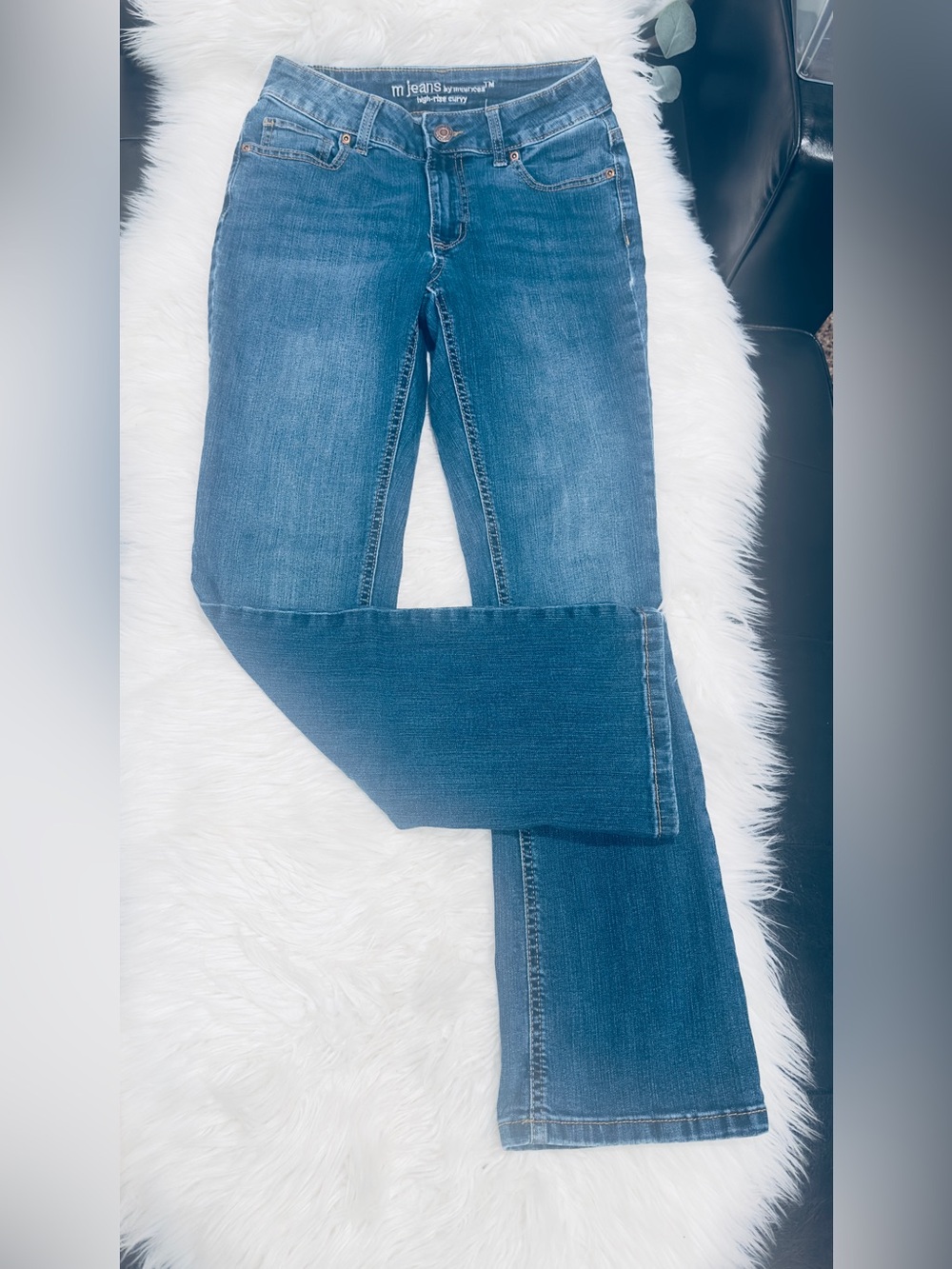 Maurices M Jeans Straight Leg/ Barely Boot Bootcut Jeans Size 2 Short